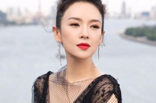 Chương Tử Di gặp tai nạn sân khấu, tình trạng giờ ra sao?