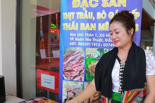 Người dân tộc Thái gìn giữ hương vị truyền thống qua làn khói bếp
