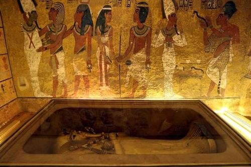 8 vật lạ mở cánh cửa bí ẩn 'lễ đánh thức Osiris' trong lăng mộ vua Tut