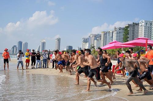 Đội Premier Village về nhất cuộc thi cứu hộ biển quốc tế Đà Nẵng