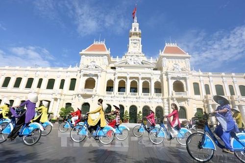 Thành phố mang tên Bác - Bài 2 : Hội tụ sức mạnh của đoàn kết