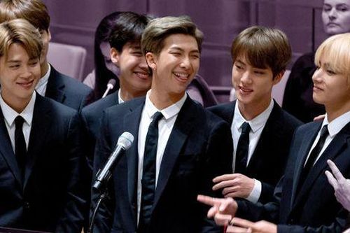 Trưởng nhóm BTS thẳng thắn về áp lực Kpop: 'Công ty không thích tôi nói thật'