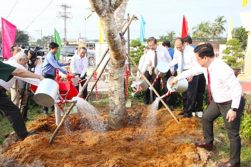 Tự hào huyện anh hùng Chợ Mới