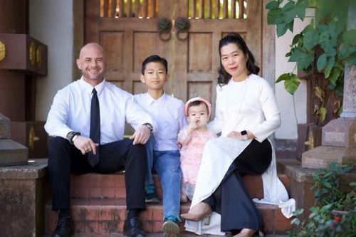 Người ngoại quốc ấn tượng với tinh thần yêu nước của người Gia Lai