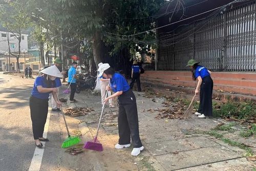 Xung kích tình nguyện vì cuộc sống cộng đồng
