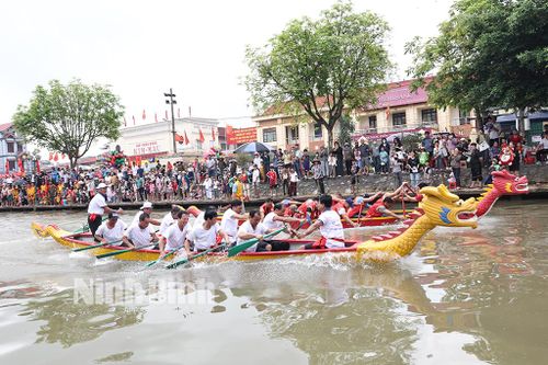 Kim Sơn khai mạc Hội thi thể thao chào mừng 50 năm Ngày giải phóng miền Nam, thống nhất đất nước
