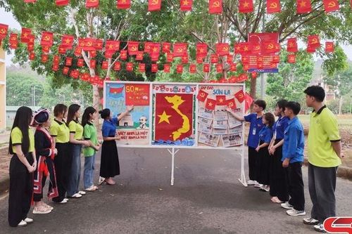 Rạo rực hướng về kỷ niệm 50 năm ngày thống nhất đất nước