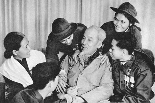 'Nước Việt Nam là một, dân tộc Việt Nam là một'