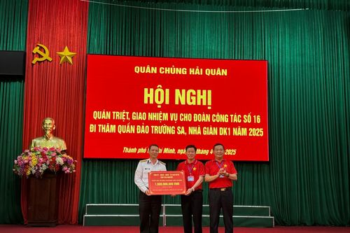 Thái Nguyên dành tặng 1 tỷ đồng cho quân, dân huyện đảo Trường Sa và Nhà giàn DK1
