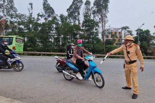 Về quê nghỉ lễ, hàng loạt công nhân bị xử phạt vì đi vào cao tốc Hà Nội - Bắc Giang