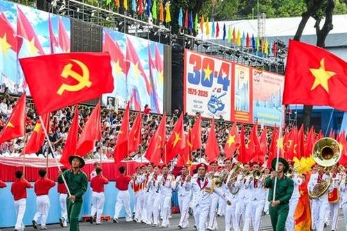 50 năm thống nhất đất nước: Việt Nam tự hào vững bước, lòng người hân hoan