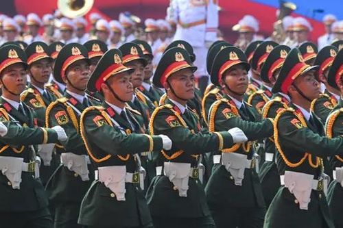 Diễu binh, diễu hành kỷ niệm 50 năm thống nhất đất nước