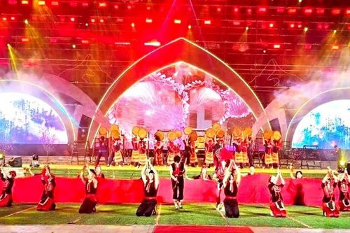 Tưng bừng 'Lễ hội mùa hè' Sa Pa