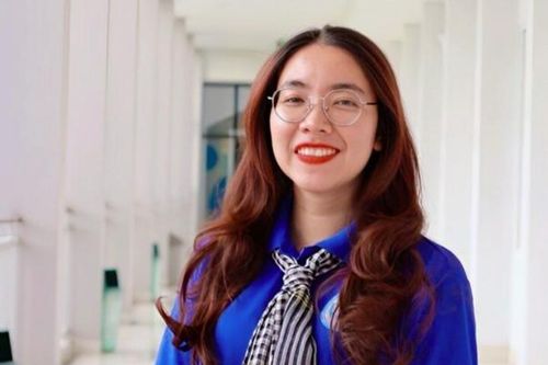 Cô gái phát biểu ở Lễ kỷ niệm 30/4: 18 tuổi là Đảng viên, cử nhân Luật loại giỏi