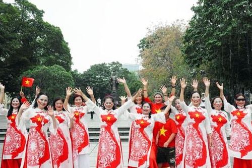 Người Hà Nội tự hào ngày 30-4