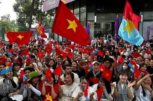 Tự hào non sông gấm vóc Việt Nam
