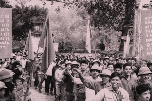 Kỷ niệm 50 năm Giải phóng miền Nam, thống nhất đất nước (30/4/1975 - 30/4/2025):'Tất cả cho tiền tuyến, tất cả để chiến thắng'
