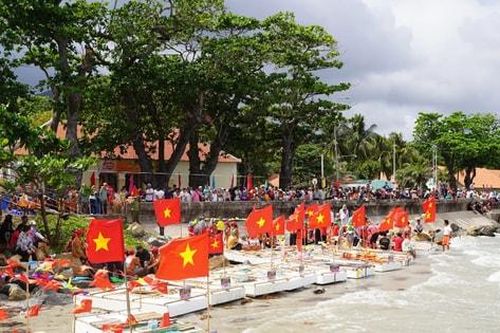 Độc đáo cuộc thi đua bè tại Côn Đảo