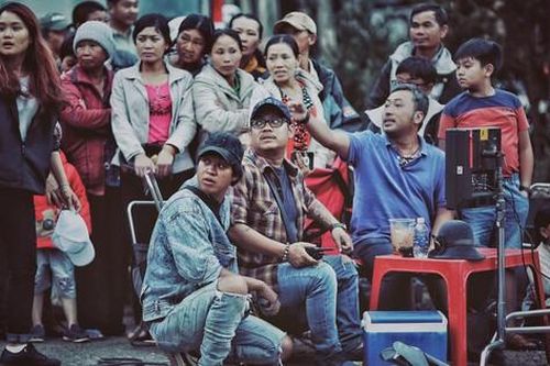 Nam đạo diễn hàng loạt phim trăm tỷ, tuổi U50 chưa nghĩ tới hôn nhân dù đang hạnh phúc bên bạn gái là ca sĩ