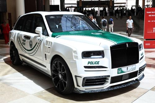Rolls-Royce Cullinan Mansory được bổ sung vào đội hình cảnh sát Dubai
