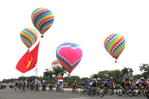 Sôi động Giải đua xe đạp phong trào tỉnh Ninh Thuận mở rộng năm 2025