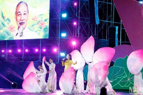 Lịch sử hào hùng của dân tộc trong chương trình nghệ thuật 'Non sông thống nhất'