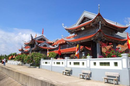 Khu vườn đặc biệt ở chùa Đá Tây A