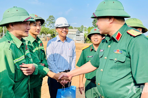 Binh đoàn 12 thi công xuyên lễ trên những công trình trọng điểm