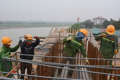 Chạy đua với thời gian xây dựng cầu Phong Châu mới