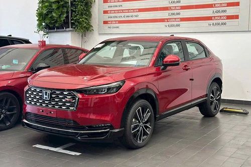 Honda HR-V 2025 vừa ra mắt đã giảm 30 triệu 'đấu' Yaris Cross