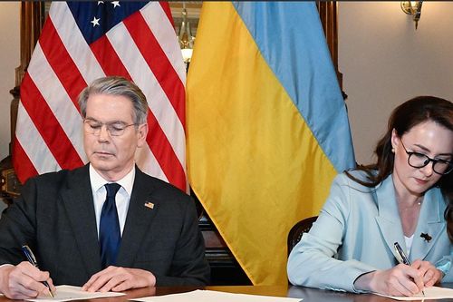 Ukraine và Mỹ chính thức ký thỏa thuận khoáng sản sau thời gian dài đàm phán
