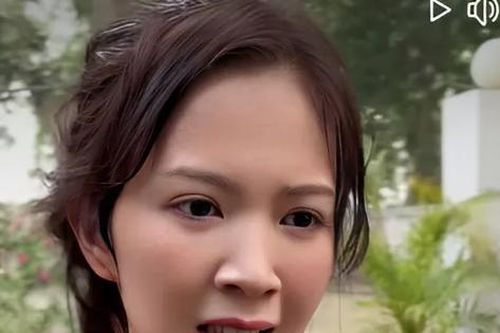 Showbiz 1/5: Ngọc Huyền bị ném 100 quả trứng vào người