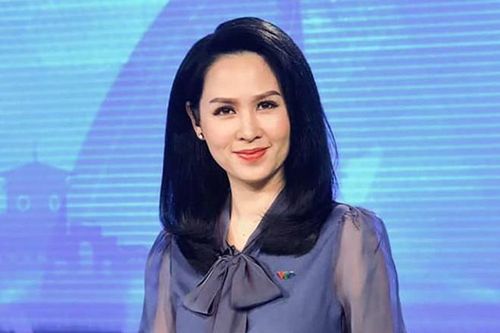 BTV Thúy Hằng VTV đang gây chú ý khi dẫn đại lễ 30/4 là ai?