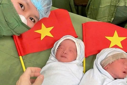 Tên đặc biệt của cặp song sinh chào đời vào ngày 30/4