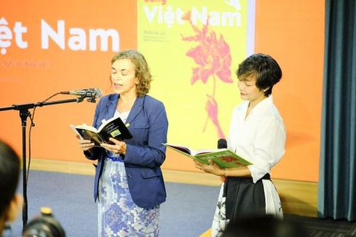 Hành trình hơn nửa thế kỷ của tập thơ 'Cùng Việt Nam'