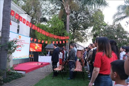 Người Việt Nam tại Nam Phi hòa chung niềm vui ngày lịch sử