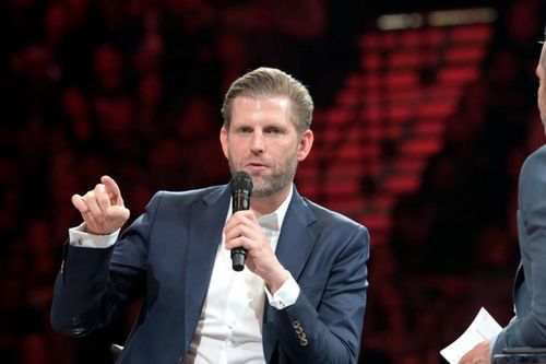 Eric Trump: Ngân hàng có thể bị 'tuyệt chủng' trong 10 năm nữa