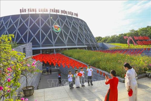 Nhiều điểm đến ý nghĩa thu hút đông đảo du khách trong dịp nghỉ lễ 30/4 - 1/5