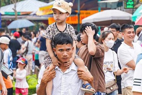 Vườn thú Hà Nội 'thất thủ' trong kỳ nghỉ lễ 30/4 – 1/5