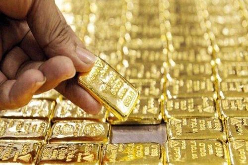 Nóng nhất trong ngày: Giá vàng rơi tự do; Dịch vụ bất ngờ 'hốt bạc' trong ngày diễu binh