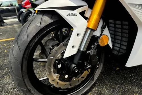 Xe tay ga 244cc, ngoại hình hầm hố, trang bị ngang Honda SH, giá siêu cạnh tranh