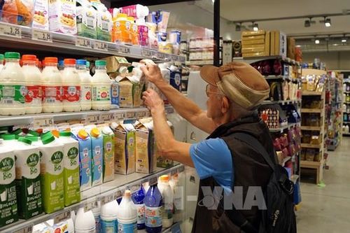 Lạm phát thực phẩm tăng mạnh, áp lực chi tiêu đè nặng lên hộ gia đình Anh