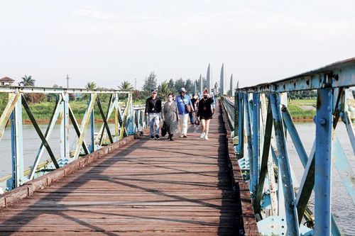 Nghĩ từ Hiền Lương