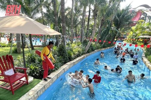 Các điểm đến nỗ lực đón khách an toàn trong kỳ nghỉ lễ