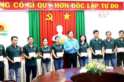 Đồng hành chăm lo đoàn viên, người lao động