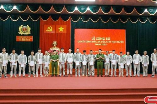 Công bố quyết định đặc xá của Chủ tịch nước tại Trại giam Yên Hạ