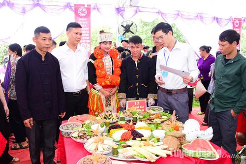 100 thôn tham gia Hội thi 'Mâm cỗ đẹp' huyện Lâm Bình