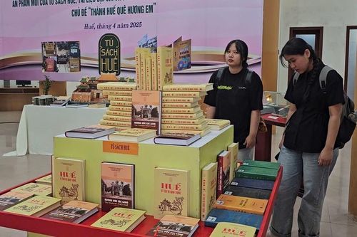 Thêm sách hay cho Tủ sách Huế