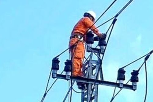 Tập trung bảo dưỡng, cấp điện an toàn, ổn định cho Khu công nghiệp Phú Bài