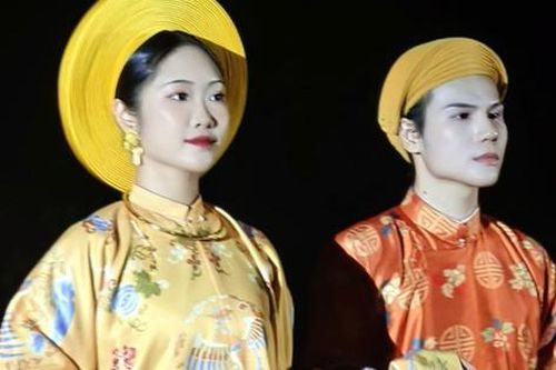 Tái hiện cổ phục Việt trong không gian di sản tại chương trình 'Gấm vóc Hoa Lư'